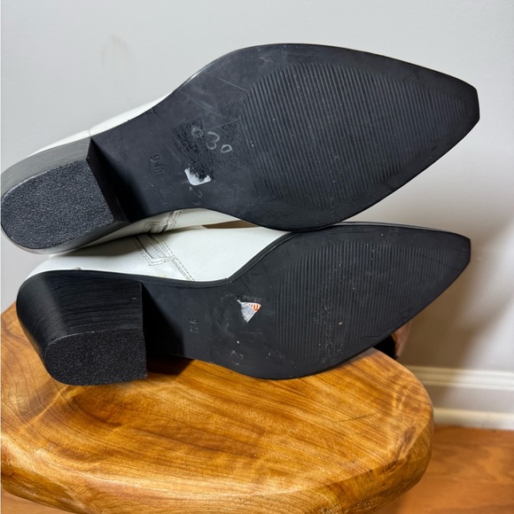 NWOT Matisse Leather White Women's Western Ankle Boots 9M - Picture 11 of 11